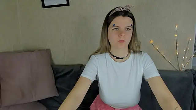 Snapshot of Zorianaa chatting on 11/22/25, 09:25 Zorianaa online show from 11/22/25, 09:25