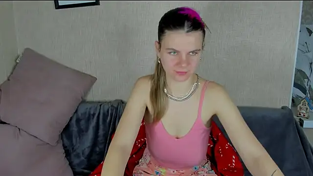 Snapshot of Zorianaa chatting on 12/20/25, 09:11 Zorianaa online show from 12/20/25, 09:11