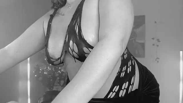 Snapshot of Cleopatra_COL chatting on 12/05/25, 01:47 Cleopatra COL online show from 12/05/25, 01:47