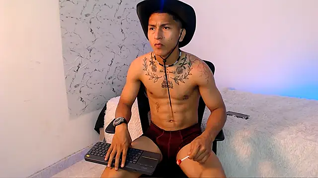 Snapshot of soy_Aron chatting on 11/28/25, 08:44 soy Aron online show from 11/28/25, 08:44