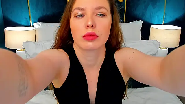Snapshot of MonaRicci chatting on 07/07/26, 05:10 MonaRicci online show from 07/07/26, 05:10