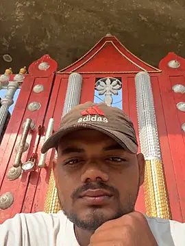 Snapshot of amrita098 chatting on 11/05/25, 03:39 amrita098 online show from 11/05/25, 03:39