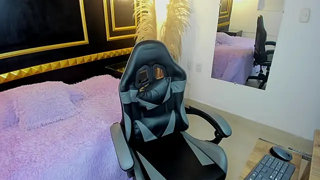 shanel smithh online show from 04/05/26, 12:13