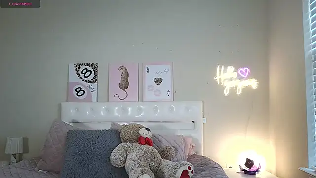 Snapshot of Perlafit1 chatting on 11/11/25, 09:59 Perlafit1 online show from 11/11/25, 09:59