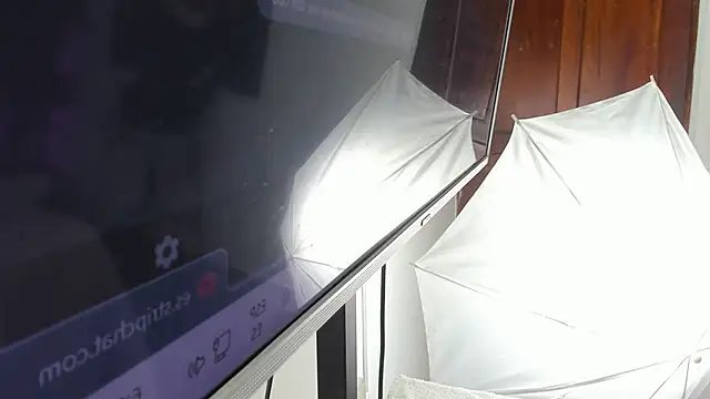 kendra london online show from 04/13/26, 11:05