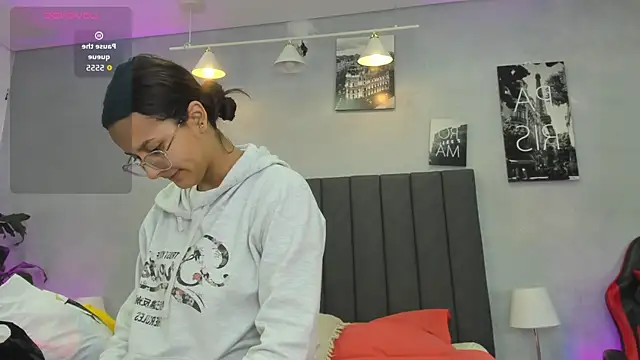kendra london online show from 06/18/26, 11:25