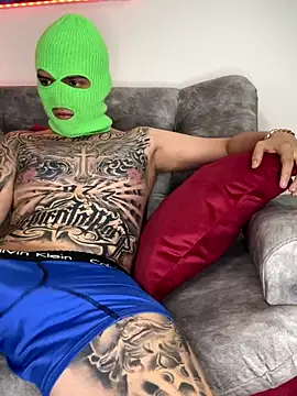 Snapshot of Nick_orion chatting on 11/10/25, 10:53 Nick orion online show from 11/10/25, 10:53