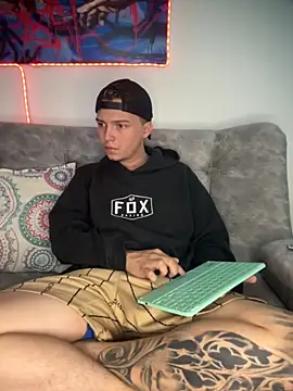 Snapshot of Nick_orion chatting on 11/24/25, 12:27 Nick orion online show from 11/24/25, 12:27