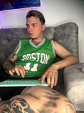 Snapshot of Nick_orion chatting on 11/26/25, 01:34 Nick orion online show from 11/26/25, 01:34