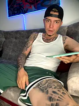 Snapshot of Nick_orion chatting on 12/01/25, 09:31 Nick orion online show from 12/01/25, 09:31