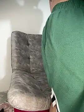 Snapshot of Nick_orion chatting on 12/14/25, 08:02 Nick orion online show from 12/14/25, 08:02