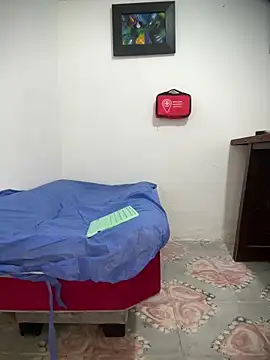 Snapshot of Nick_orion chatting on 12/17/25, 02:56 Nick orion online show from 12/17/25, 02:56