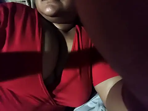 Snapshot of Migatita505 chatting on 11/15/25, 11:21 Migatita505 online show from 11/15/25, 11:21