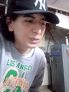 Snapshot of sexboyfit chatting on 11/02/25, 05:54 sexboyfit online show from 11/02/25, 05:54