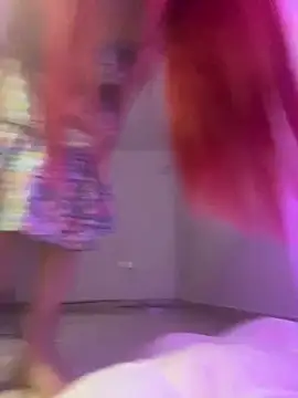 EmillieX online show from 11/18/25, 12:16