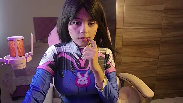 EmillieX online show from 11/23/25, 11:26