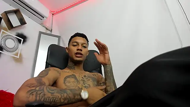 Snapshot of YuleimysAndAlex chatting on 11/06/25, 02:34 YuleimysAndAlex online show from 11/06/25, 02:34