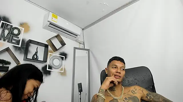 Snapshot of YuleimysAndAlex chatting on 11/09/25, 03:16 YuleimysAndAlex online show from 11/09/25, 03:16