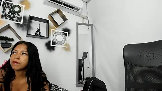 Snapshot of YuleimysAndAlex chatting on 11/20/25, 03:07 YuleimysAndAlex online show from 11/20/25, 03:07