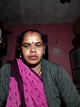 Snapshot of Hot_reeji8 chatting on 12/17/25, 04:46 Hot reeji8 online show from 12/17/25, 04:46