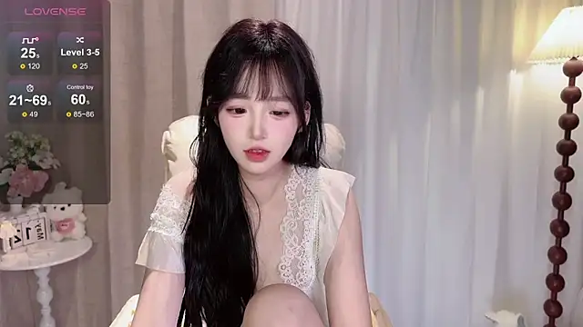 Snapshot of Yaiyigirl chatting on 05/16/26, 03:22 Yaiyigirl online show from 05/16/26, 03:22