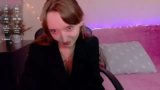 TinyMuse  online show from 11/18/25, 06:23