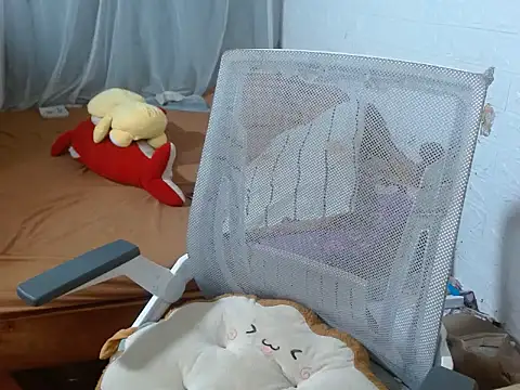 Snapshot of orily25 chatting on 11/05/25, 01:27 orily25 online show from 11/05/25, 01:27