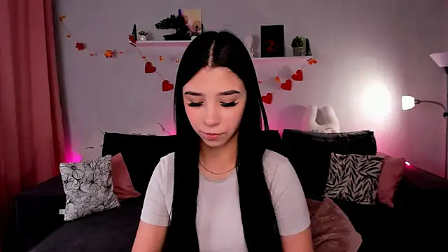 Snapshot of jasminharris chatting on 11/08/25, 02:23 jasminharris online show from 11/08/25, 02:23