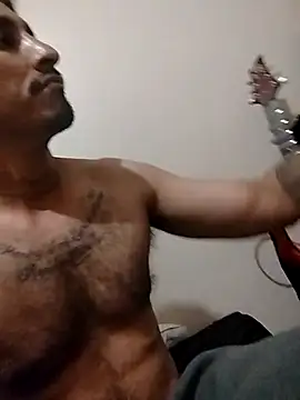 Snapshot of m8je chatting on 11/02/25, 01:57 m8je online show from 11/02/25, 01:57