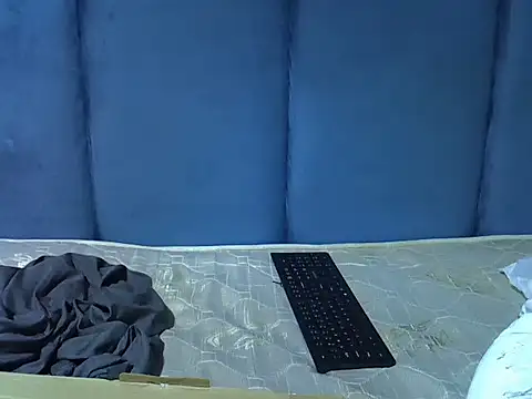 Snapshot of dutchees00 chatting on 11/06/25, 10:27 dutchees00 online show from 11/06/25, 10:27