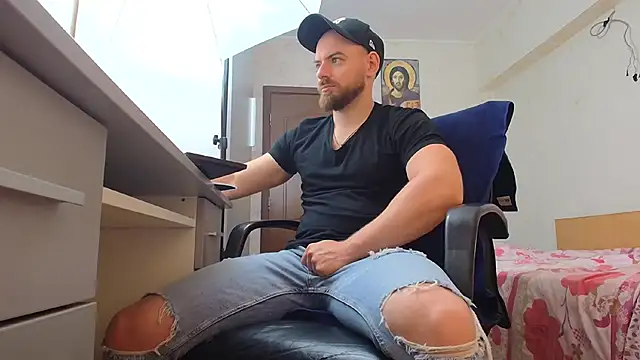Snapshot of Ryanstone_ chatting on 05/08/26, 04:51 Ryanstone online show from 05/08/26, 04:51
