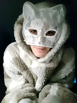 Snapshot of AnimalModeLive chatting on 11/10/25, 04:22 AnimalModeLive online show from 11/10/25, 04:22