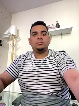 Snapshot of Dante_Valcur chatting on 11/10/25, 12:37 Dante Valcur online show from 11/10/25, 12:37