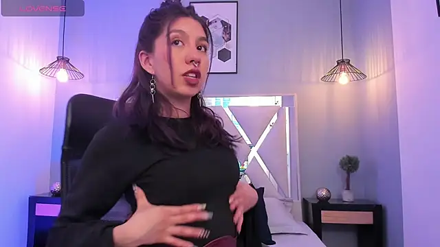 zoe-moreau online show from 03/03/26, 07:53