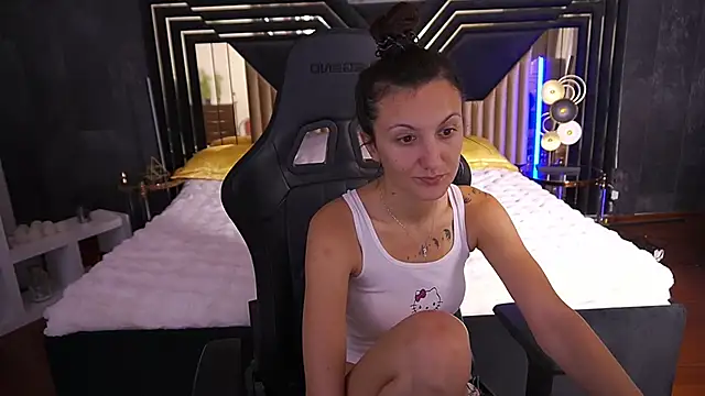 Snapshot of ZafiraMoonn chatting on 11/06/25, 07:31 ZafiraMoonn online show from 11/06/25, 07:31