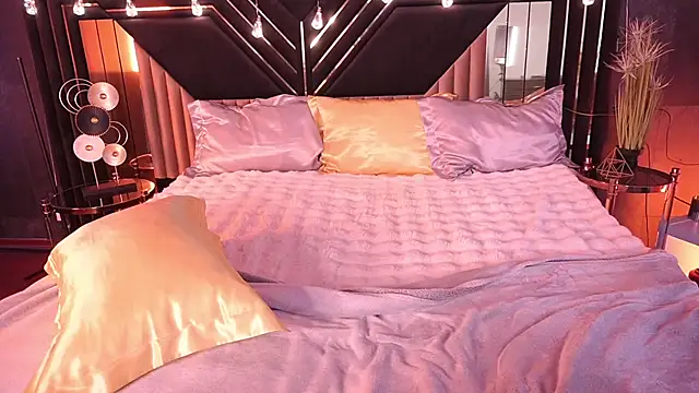 ZafiraMoonn online show from 12/23/25, 07:17