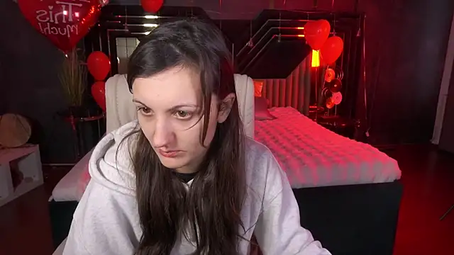 ZafiraMoonn online show from 02/18/26, 07:04