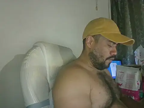 Snapshot of Ramses_36 chatting on 06/24/26, 01:37 Ramses 36 online show from 06/24/26, 01:37
