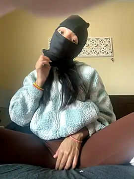 Snapshot of Jowsie chatting on 11/08/25, 07:56 Jowsie online show from 11/08/25, 07:56