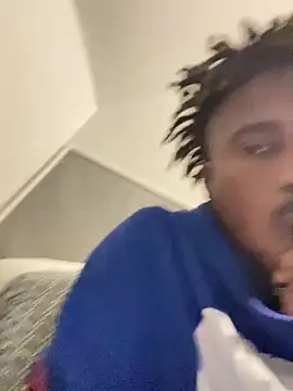 Snapshot of youngbull_dada chatting on 12/19/25, 10:17 youngbull dada online show from 12/19/25, 10:17