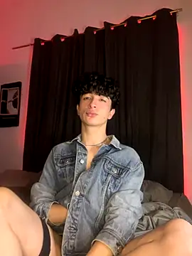 Snapshot of lion_cherry21 chatting on 11/26/25, 06:25 lion cherry21 online show from 11/26/25, 06:25