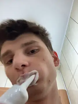 Snapshot of zackdelfon chatting on 11/20/25, 10:42 zackdelfon online show from 11/20/25, 10:42