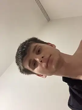 Snapshot of zackdelfon chatting on 11/23/25, 06:52 zackdelfon online show from 11/23/25, 06:52