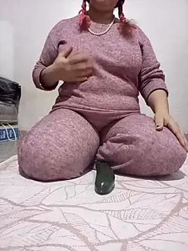 Snapshot of sdlmona chatting on 12/05/25, 05:53 sdlmona online show from 12/05/25, 05:53