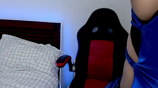 Snapshot of vanessa_saquirt chatting on 02/14/26, 02:08 vanessa saquirt online show from 02/14/26, 02:08