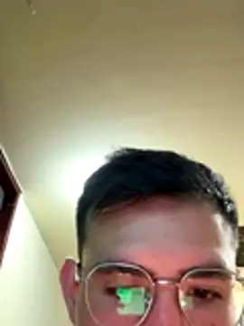 Snapshot of Axelcherry chatting on 11/05/25, 03:28 Axelcherry online show from 11/05/25, 03:28