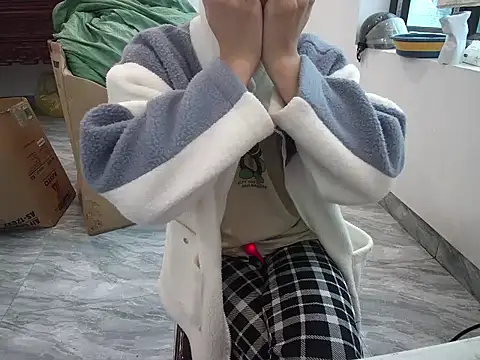 ---Lusi03--- online show from 12/17/25, 12:49