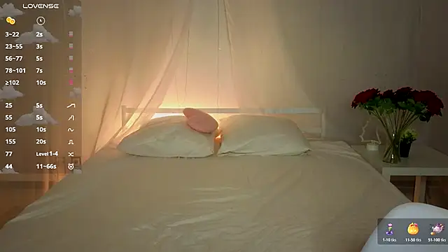 Snapshot of WICKEDEMBER chatting on 11/14/25, 01:37 WICKEDEMBER online show from 11/14/25, 01:37