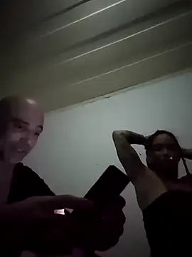 Snapshot of casalhottuga chatting on 11/04/25, 12:10 casalhottuga online show from 11/04/25, 12:10