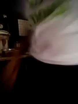 Snapshot of juicylips58 chatting on 11/28/25, 01:25 juicylips58 online show from 11/28/25, 01:25